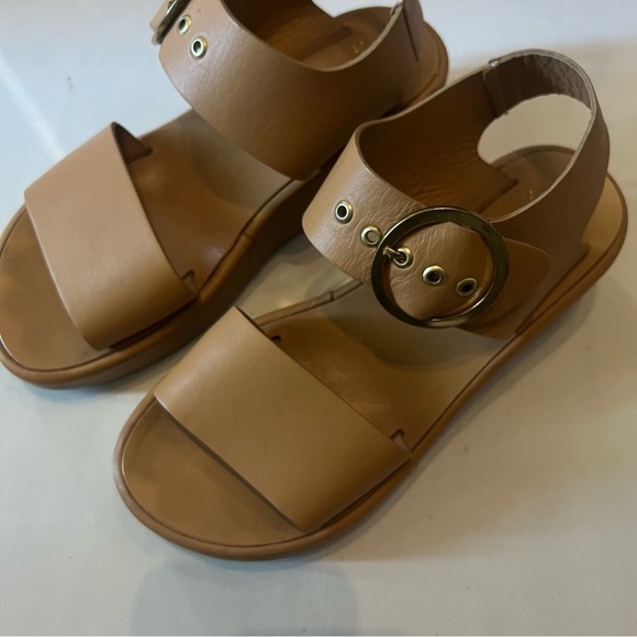 Beak swan platform sandals. - Picture 3 of 9